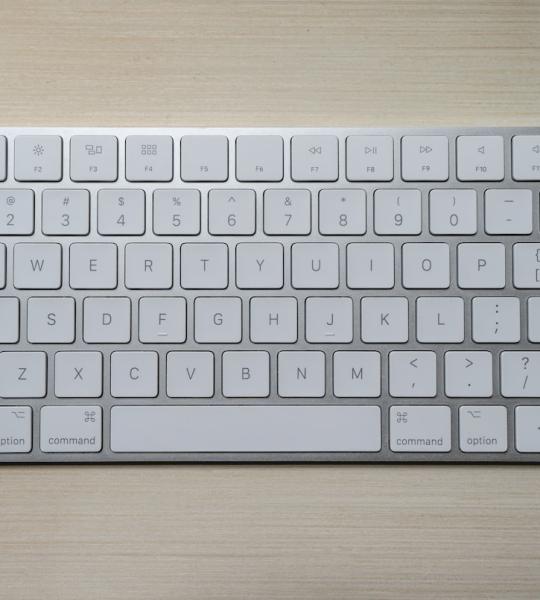 Apple Keyboard